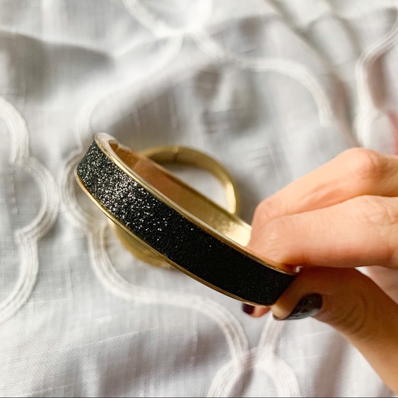 Betsey Johnson 🎀 Set of 2 Bangles - Picture 3 of 5